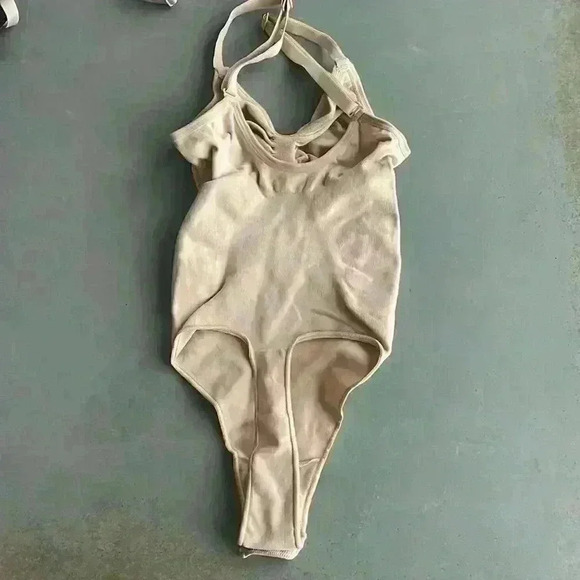 SKIMS Adjustable Straps Seamless Sculpt Compression Thong Bodysuit Size … - Picture 5 of 8